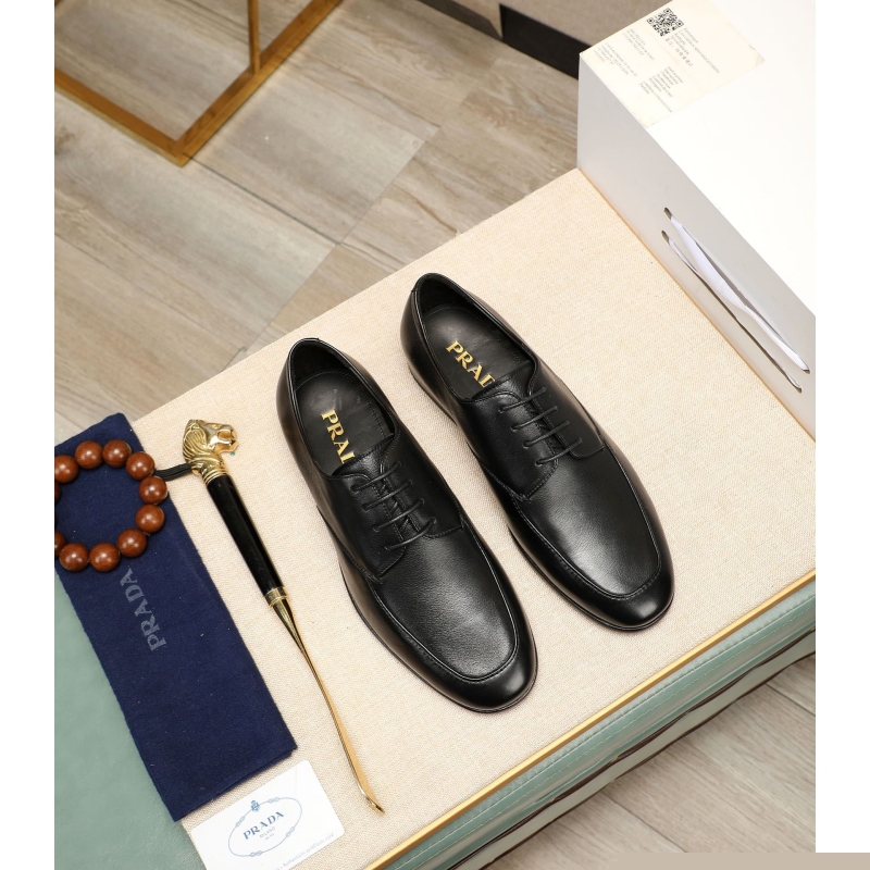 Pra*a leather shoes